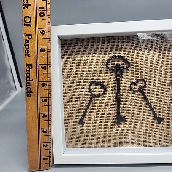 White Framed Skeleton Key On Burlap 10x10" Handmade Wall Hand Free Standing - Picture 2 of 3